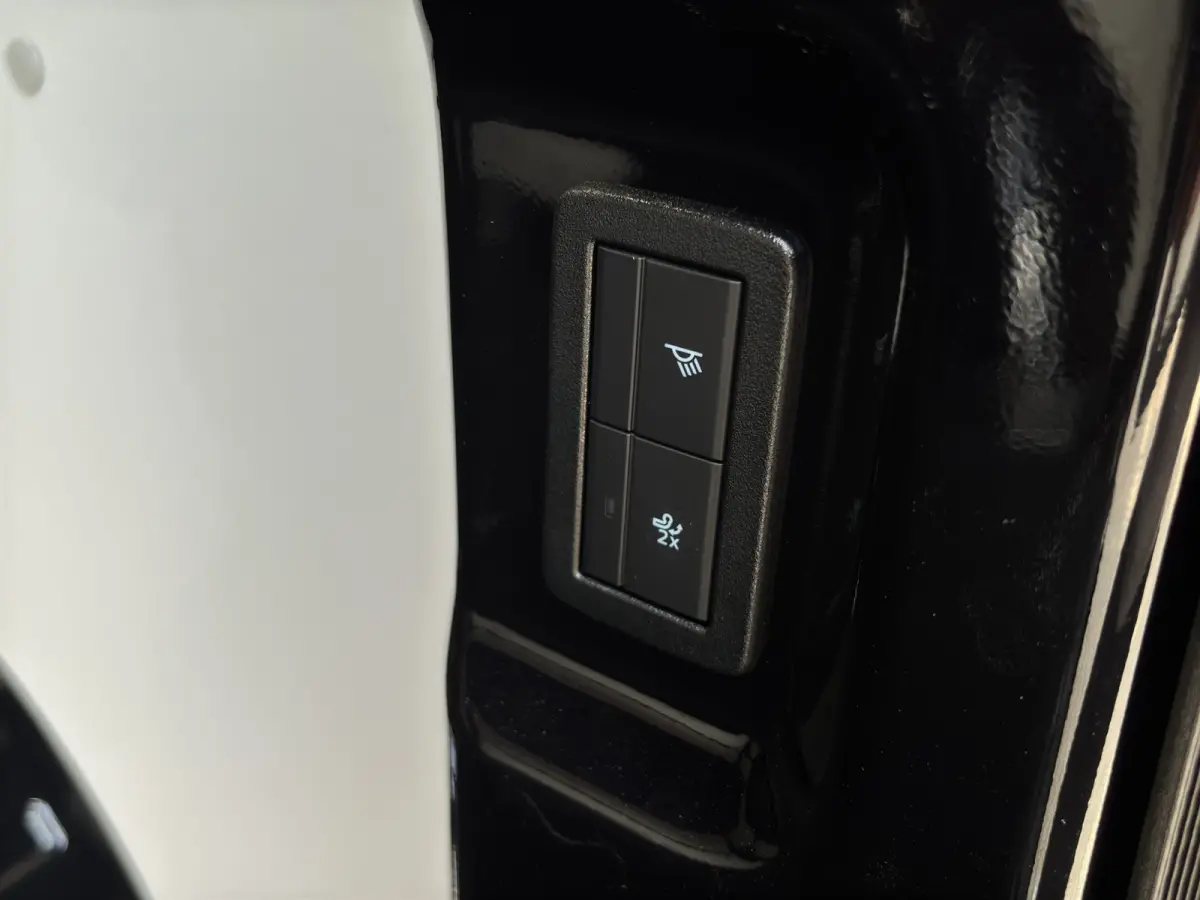 320 2.5 PHEV L2H1 Sport | Adap. Cruise Control | Winterpack | 360 Camera | Elektr. Trekhaak |