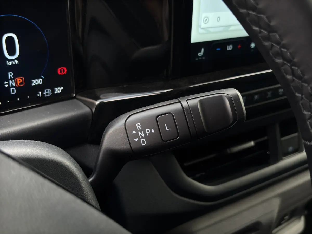 320 2.5 PHEV L2H1 Sport | Adap. Cruise Control | Winterpack | 360 Camera | Elektr. Trekhaak |
