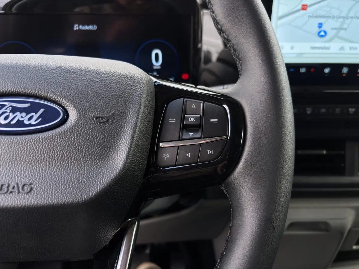 320 2.5 PHEV L2H1 Sport | Adap. Cruise Control | Winterpack | 360 Camera | Elektr. Trekhaak |