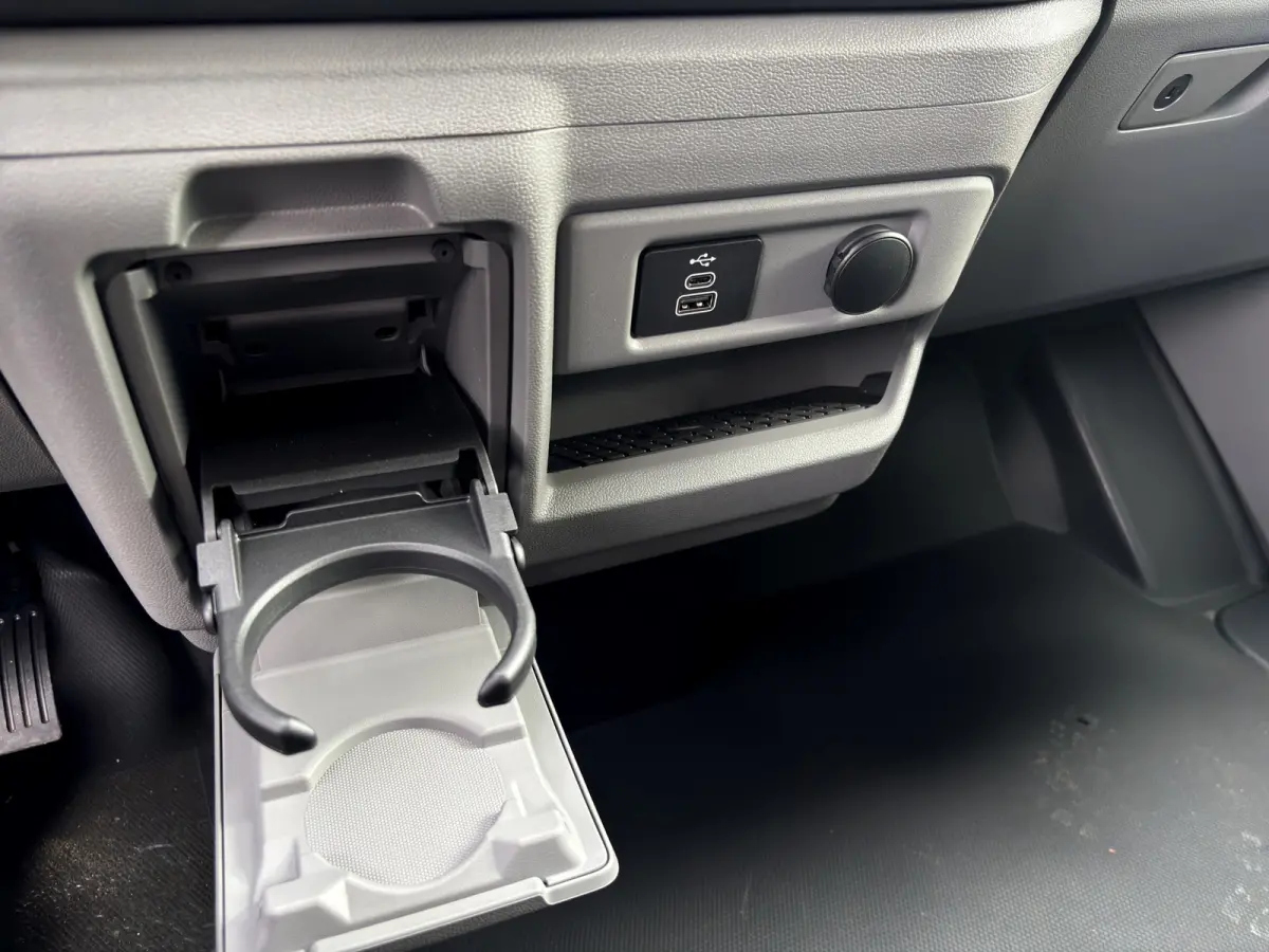320 2.5 PHEV L2H1 Sport | Adap. Cruise Control | Winterpack | 360 Camera | Elektr. Trekhaak |