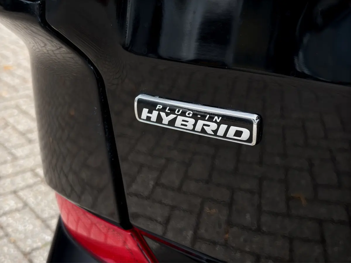 320 2.5 PHEV L2H1 Sport | Adap. Cruise Control | Winterpack | 360 Camera | Elektr. Trekhaak |