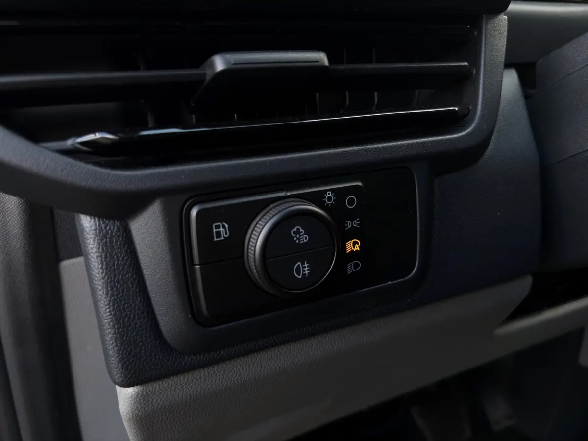 320 2.5 PHEV L2H1 Sport | Adap. Cruise Control | Winterpack | 360 Camera | Elektr. Trekhaak |