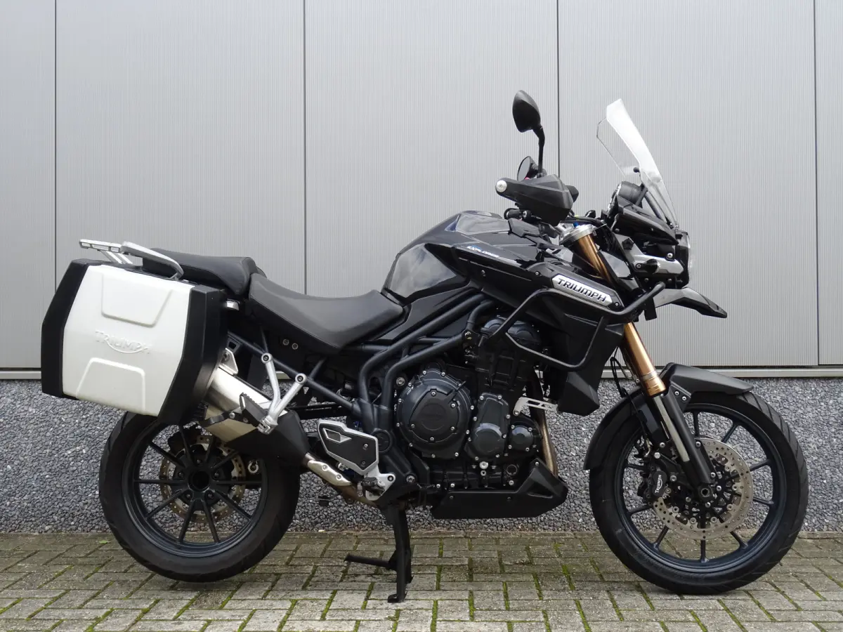 Triumph All-Road Tiger 2013 Benzine Onbekend leasen