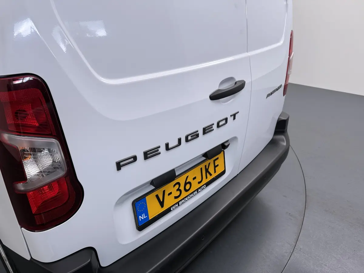 1.5 BlueHDi 100 S&S L1 | Achteruitrijcamera | Airco | Cruise control