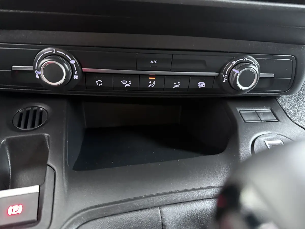 1.5 BlueHDi 100 S&S L1 | Achteruitrijcamera | Airco | Cruise control
