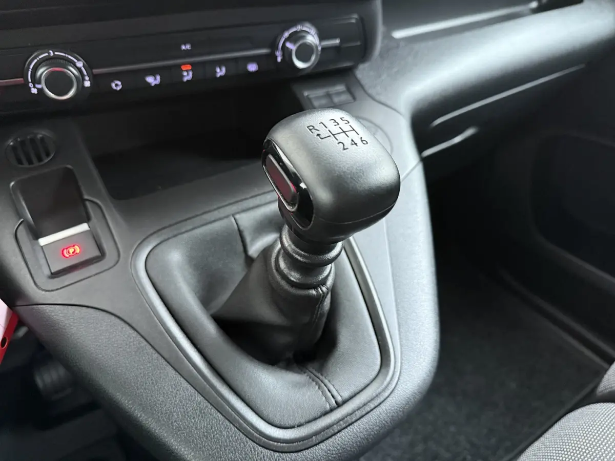 1.5 BlueHDi 100 S&S L1 | Achteruitrijcamera | Airco | Cruise control