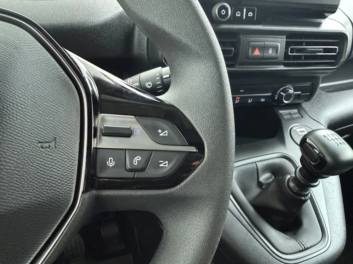 1.5 BlueHDi 100 S&S L1 | Achteruitrijcamera | Airco | Cruise control