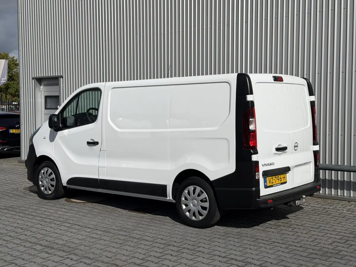 1.6 CDTI L1H1*NAVI*CRUISE*CAM*HAAK*A/C*TEL*3PERS*