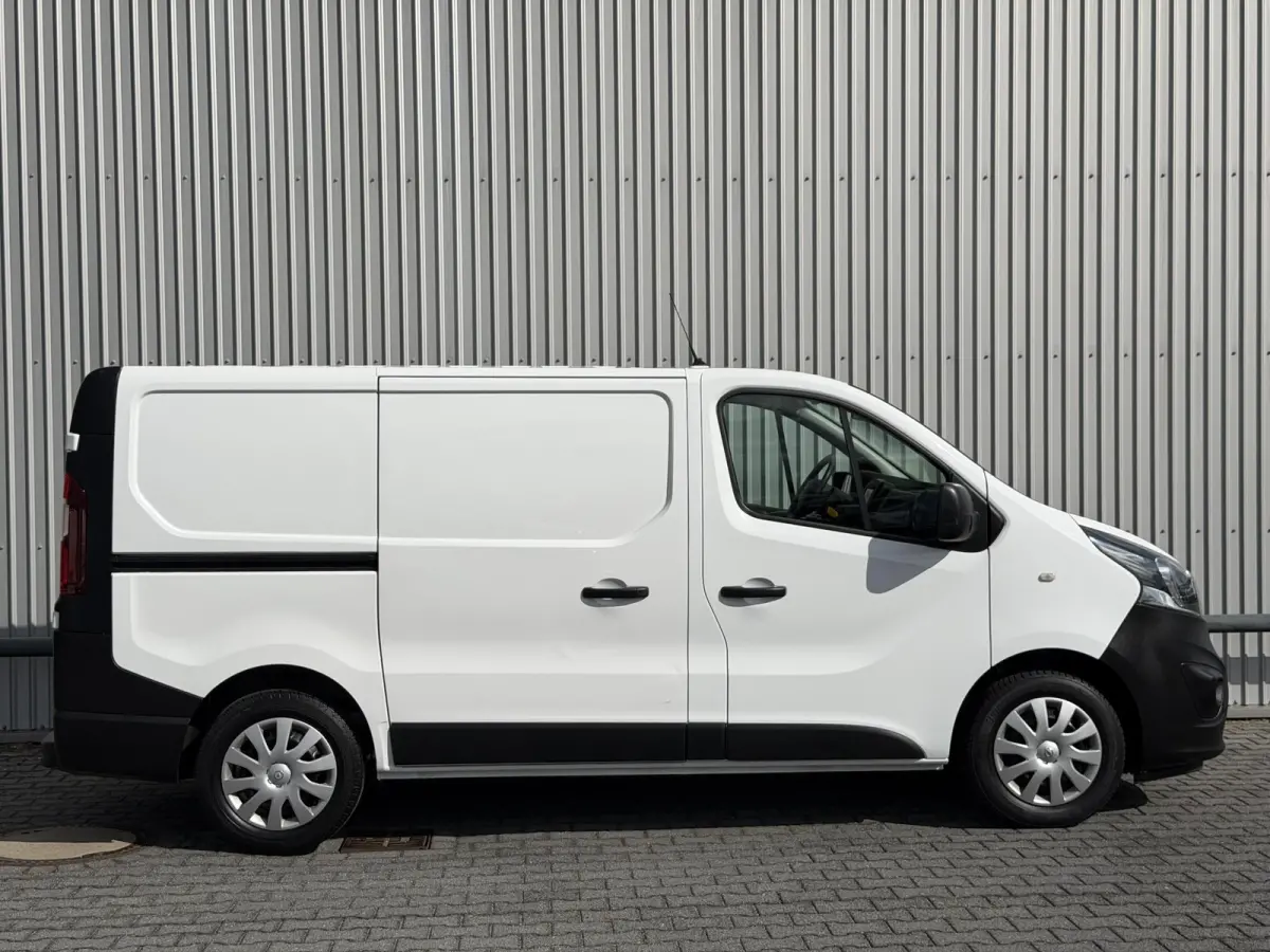1.6 CDTI L1H1*NAVI*CRUISE*CAM*HAAK*A/C*TEL*3PERS*