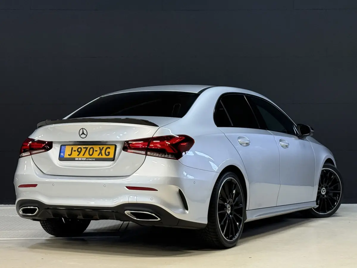 220 4MATIC Premium | Panoramadak | Sfeerverlichting | Camera