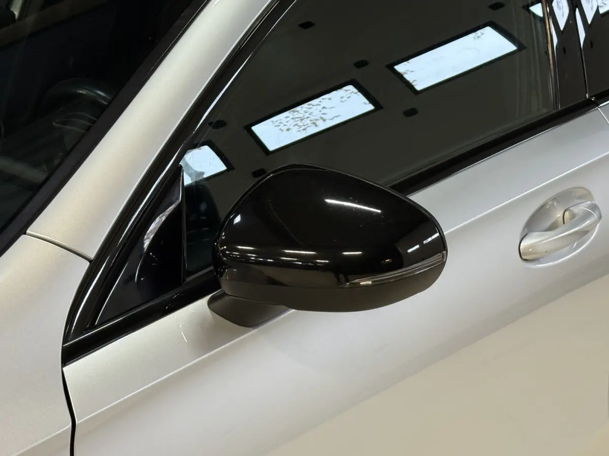 220 4MATIC Premium | Panoramadak | Sfeerverlichting | Camera