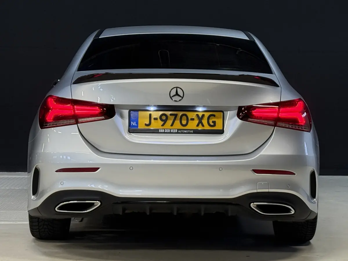 220 4MATIC Premium | Panoramadak | Sfeerverlichting | Camera