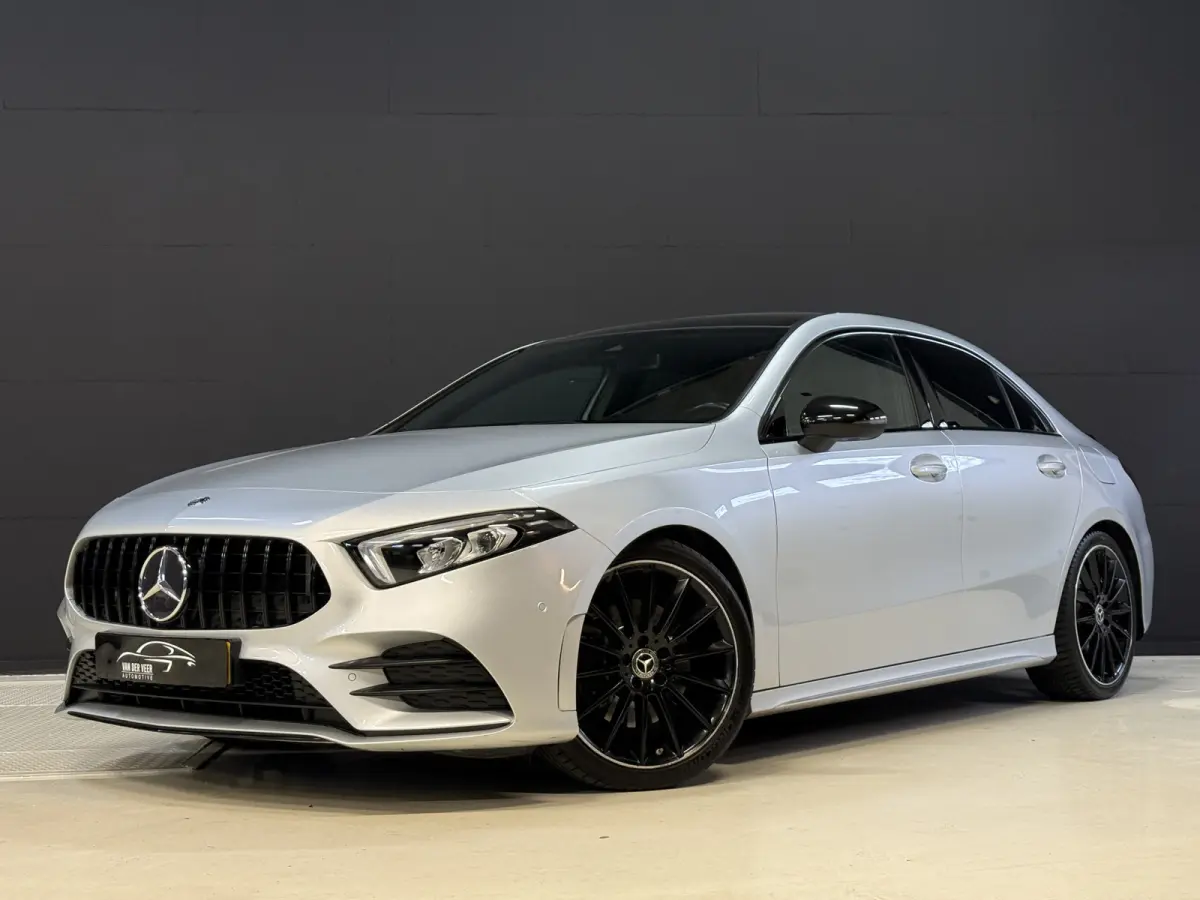 220 4MATIC Premium | Panoramadak | Sfeerverlichting | Camera