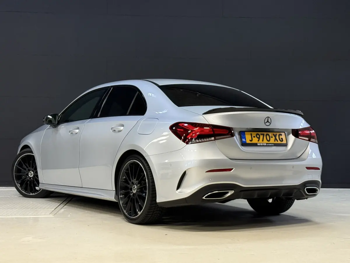 220 4MATIC Premium | Panoramadak | Sfeerverlichting | Camera