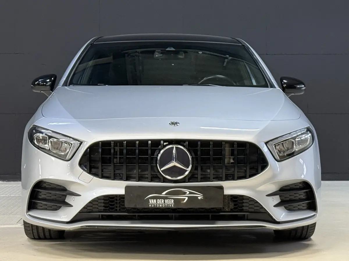 220 4MATIC Premium | Panoramadak | Sfeerverlichting | Camera