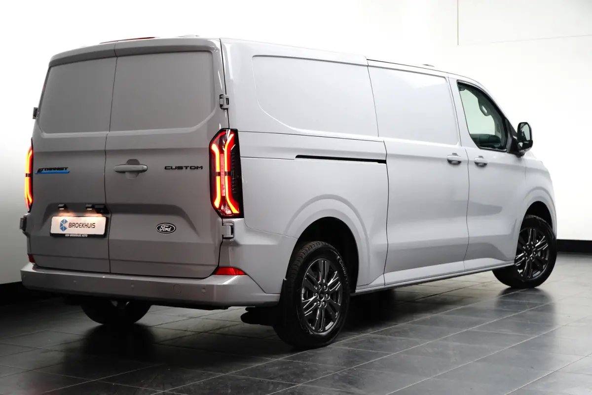 340 Limited L2 | 218 pk | 2300KG Trekgewicht | Cruise Control | Winterpack | Camera | CarPlay |