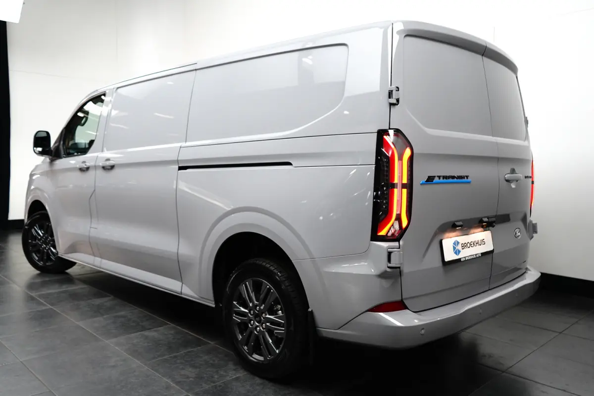 340 Limited L2 | 218 pk | 2300KG Trekgewicht | Cruise Control | Winterpack | Camera | CarPlay |
