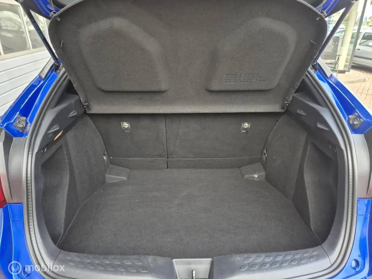 1.8 Hybrid Premium NAVI CAMERA 17" ADAPTIVE