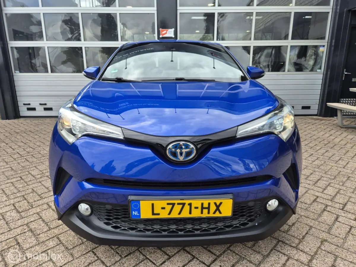 1.8 Hybrid Premium NAVI CAMERA 17" ADAPTIVE