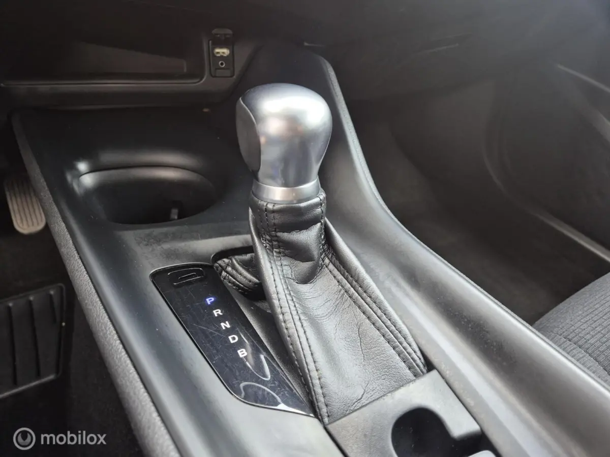 1.8 Hybrid Premium NAVI CAMERA 17" ADAPTIVE