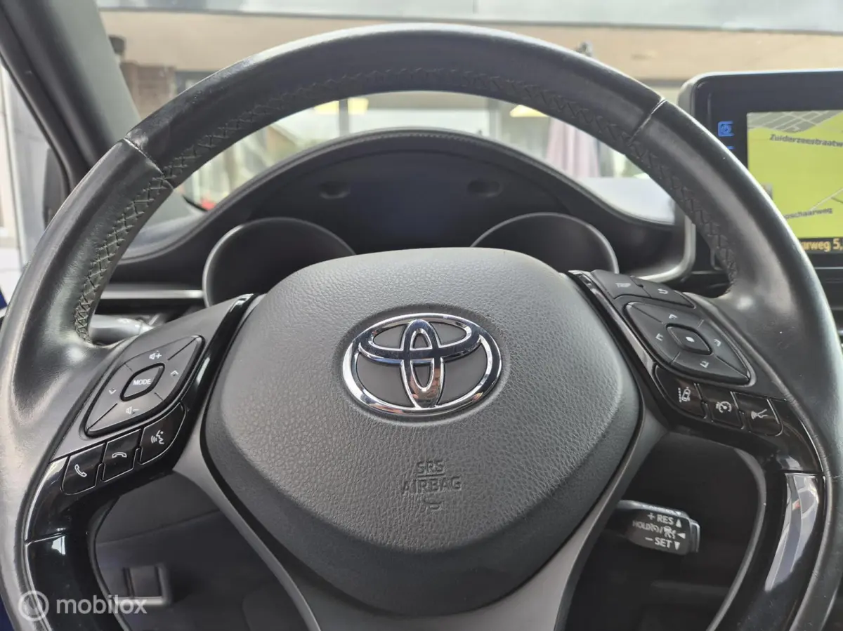 1.8 Hybrid Premium NAVI CAMERA 17" ADAPTIVE