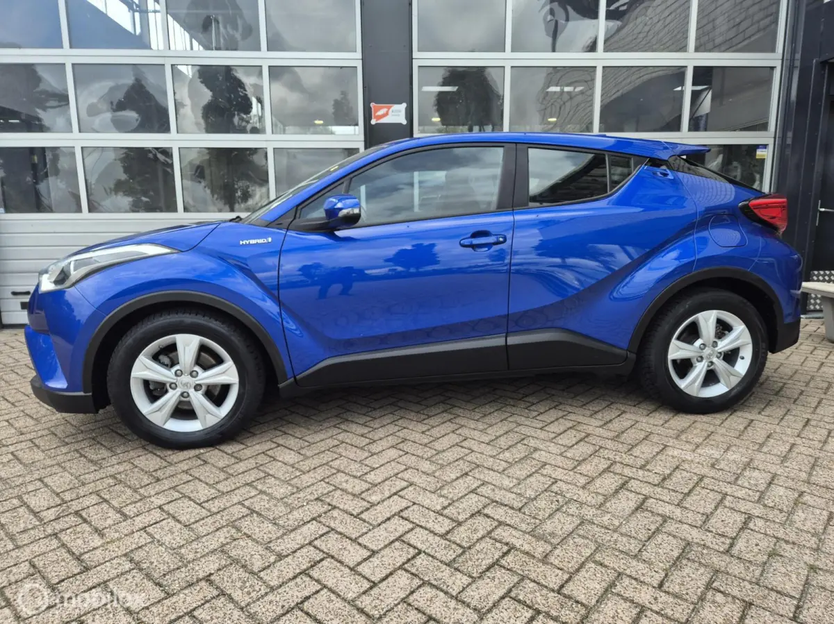 1.8 Hybrid Premium NAVI CAMERA 17" ADAPTIVE