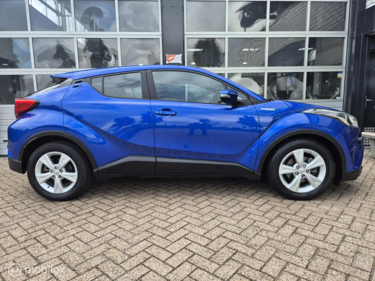 1.8 Hybrid Premium NAVI CAMERA 17" ADAPTIVE