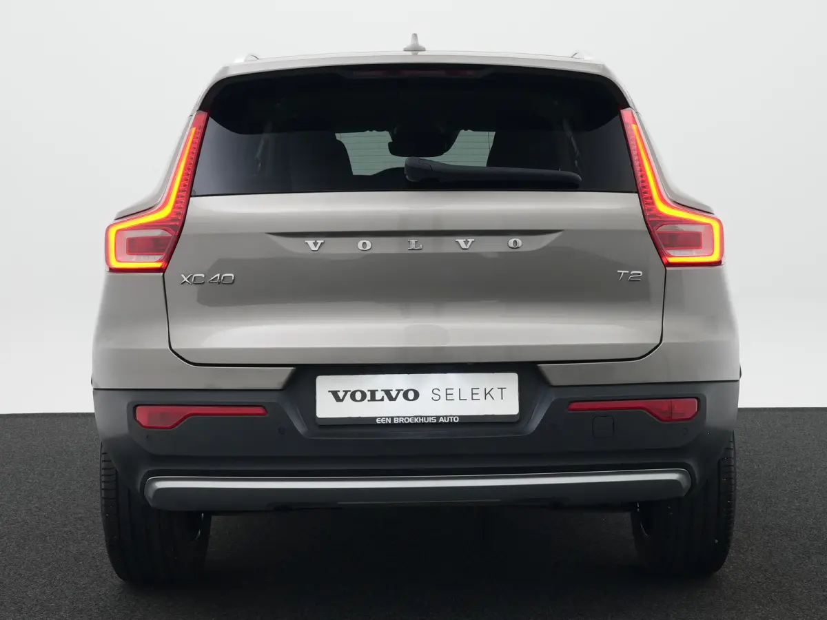 T2 Momentum | Harman/Kardon | Standkachel | Adaptive Cruise | BLIS | Stoel- & Stuurverwarming | Camera | Navigatie | Carplay