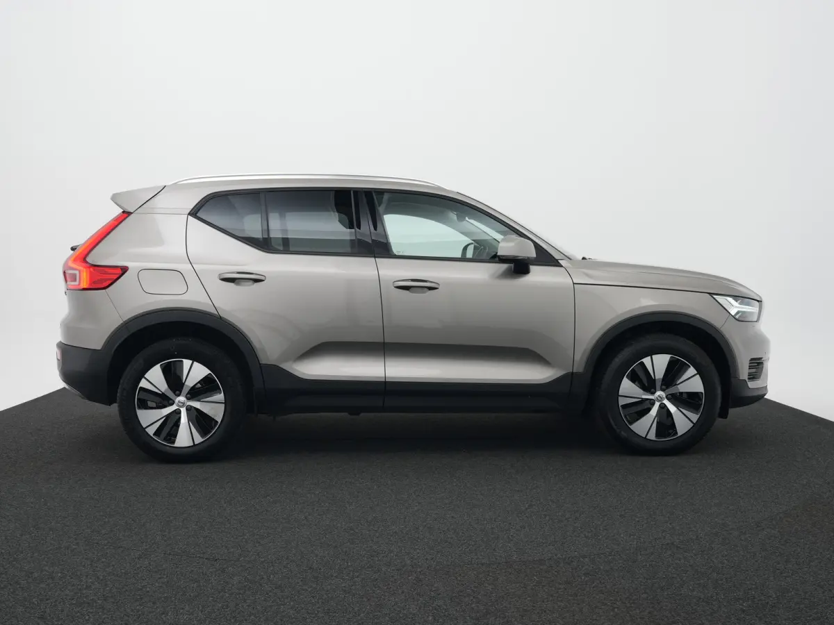 T2 Momentum | Harman/Kardon | Standkachel | Adaptive Cruise | BLIS | Stoel- & Stuurverwarming | Camera | Navigatie | Carplay