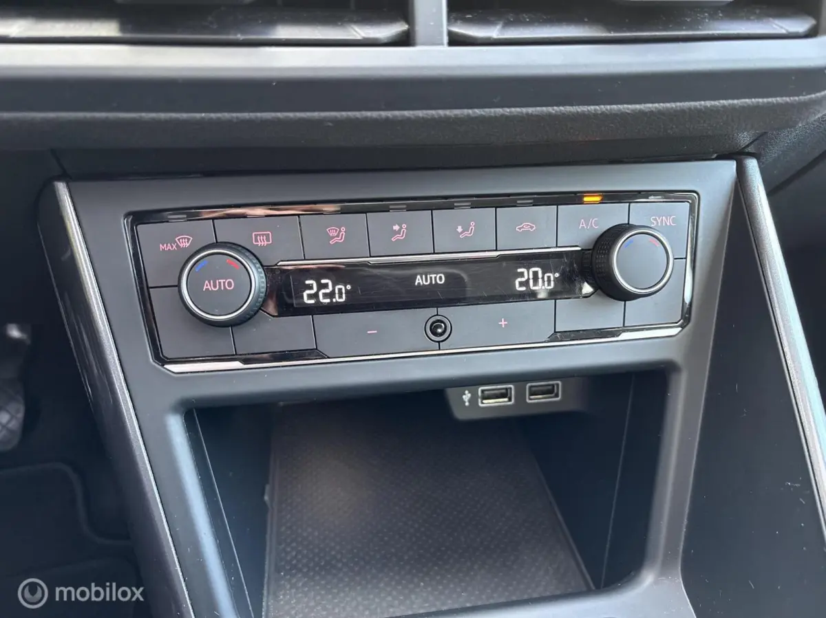 1.0 TSI Highline LED / Panorama / Carplay