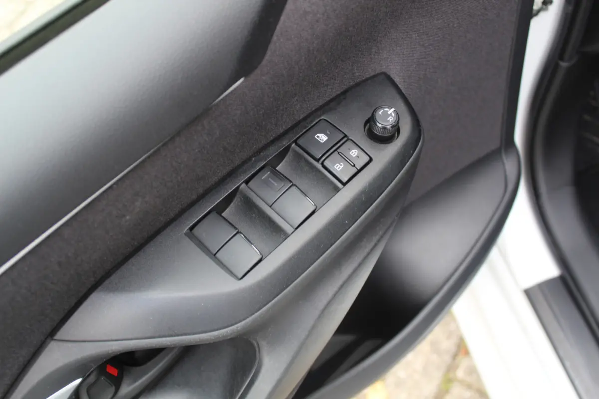 1.5 Executive Line Stoelverwarming l Adap. cruise control l Parkeercamera l Apple carplay/ Android auto