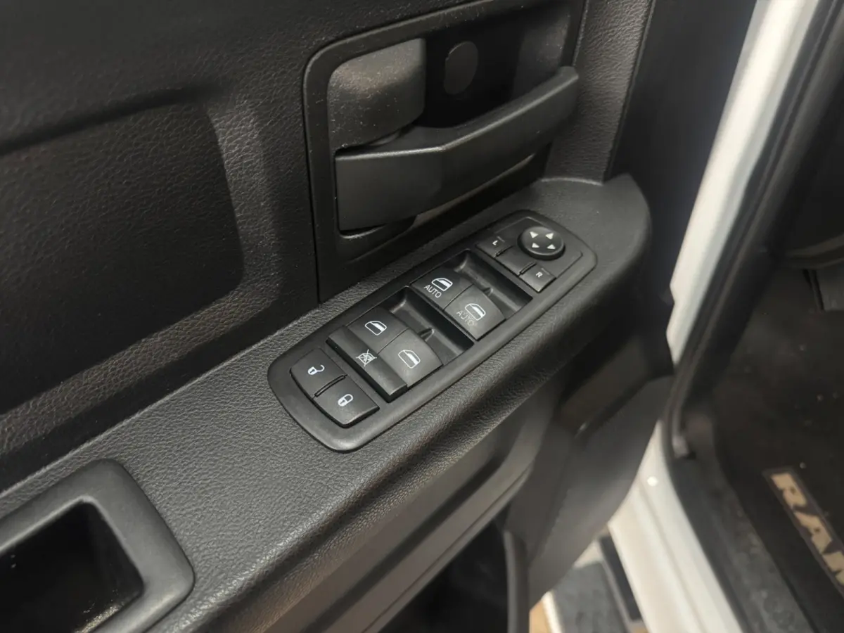 1500 5.7 V8 Quad Cab 6'4|6-PERS|LPG|NAVI|INRUIL MOGELIJK|