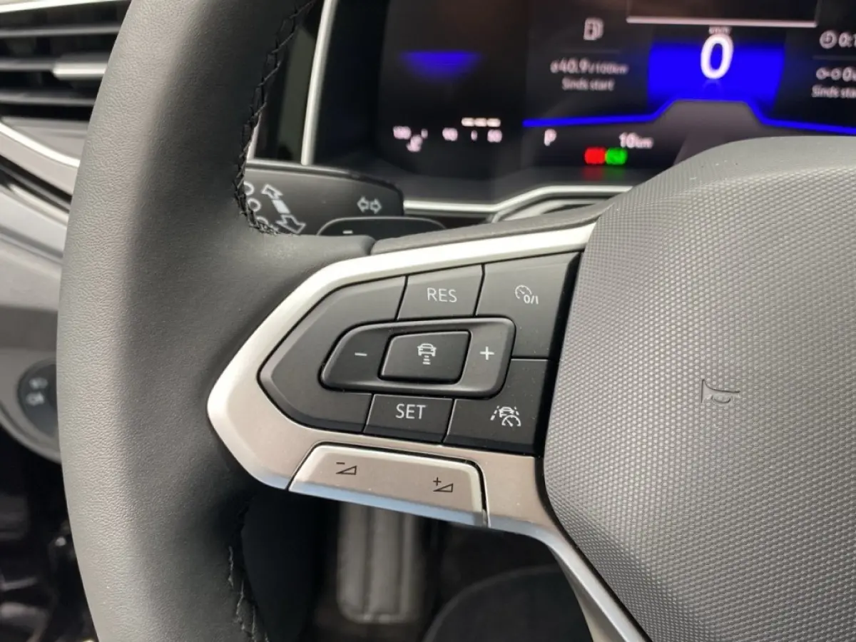1.0 TSI DSG R-LINE PANO-DAK/ACC/STOELVERW/CAMERA/CARPLAY