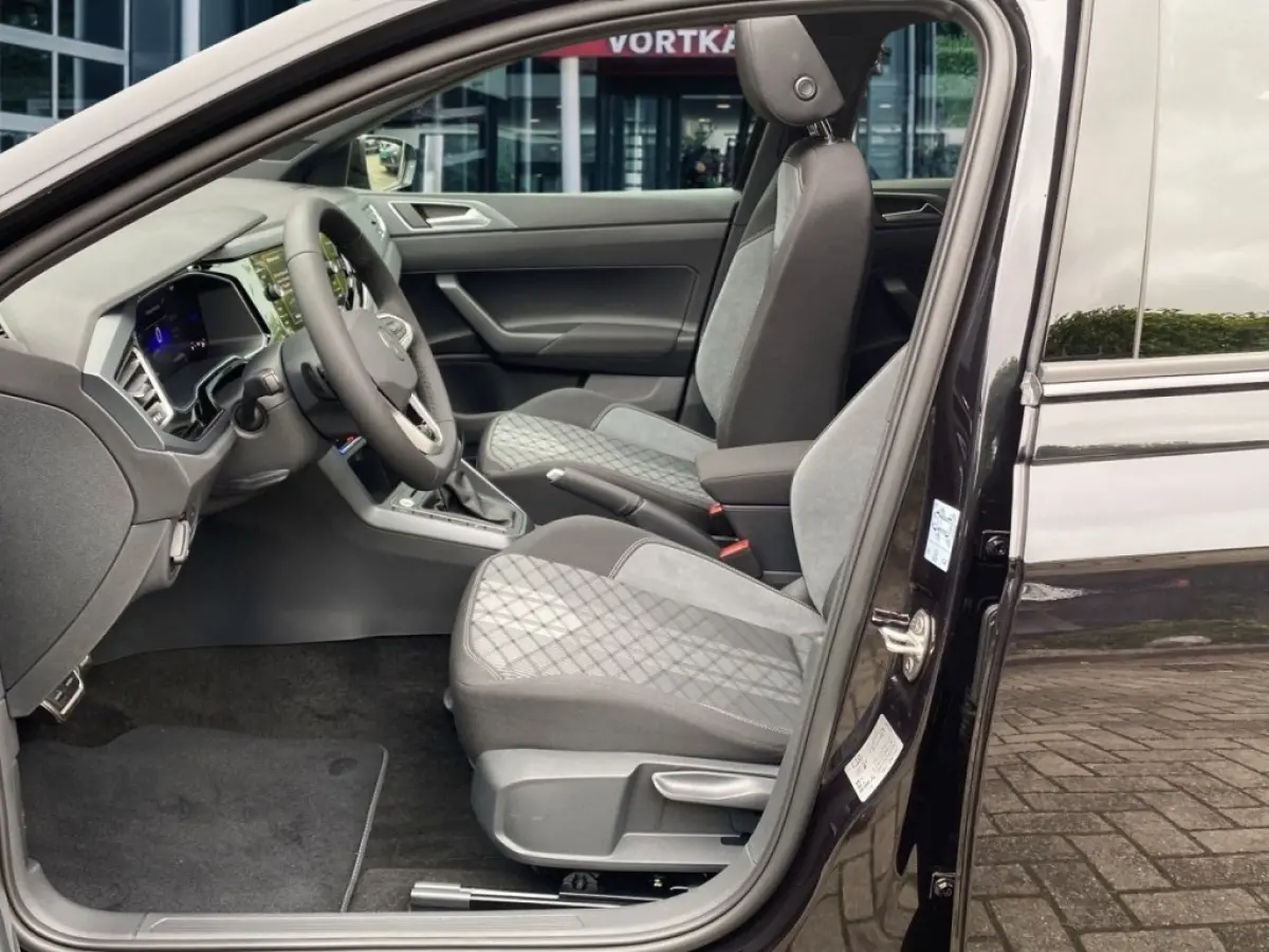 1.0 TSI DSG R-LINE PANO-DAK/ACC/STOELVERW/CAMERA/CARPLAY