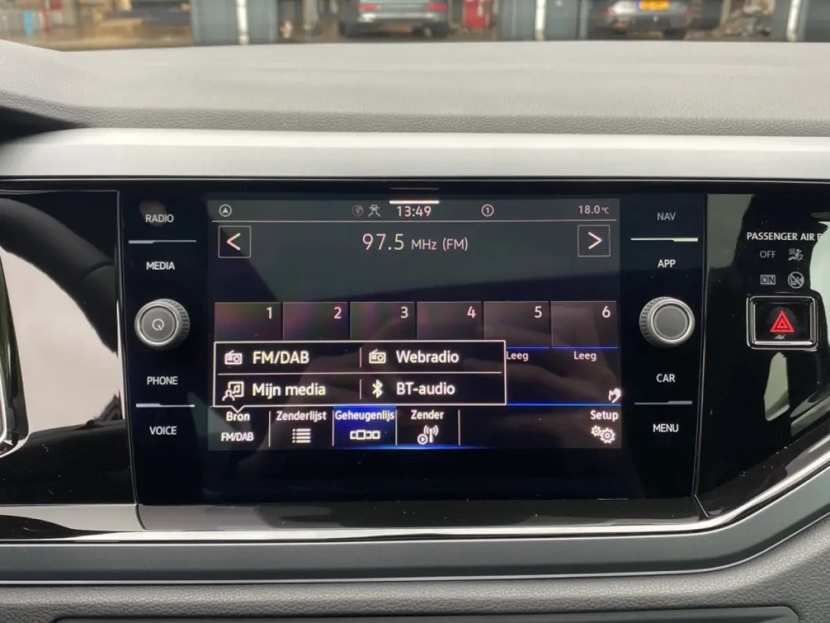 1.0 TSI DSG R-LINE PANO-DAK/ACC/STOELVERW/CAMERA/CARPLAY