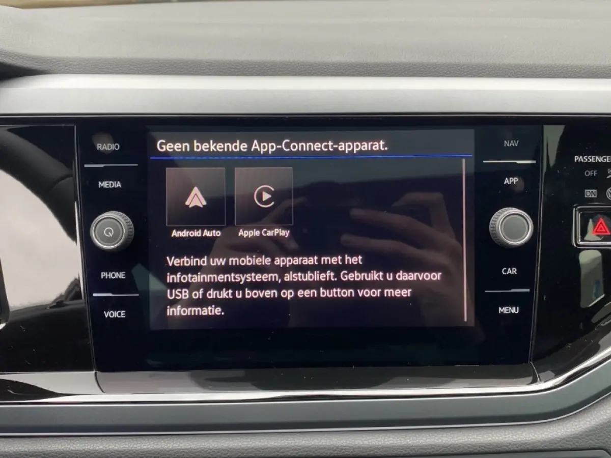1.0 TSI DSG R-LINE PANO-DAK/ACC/STOELVERW/CAMERA/CARPLAY