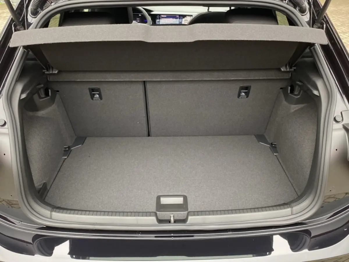1.0 TSI DSG R-LINE PANO-DAK/ACC/STOELVERW/CAMERA/CARPLAY