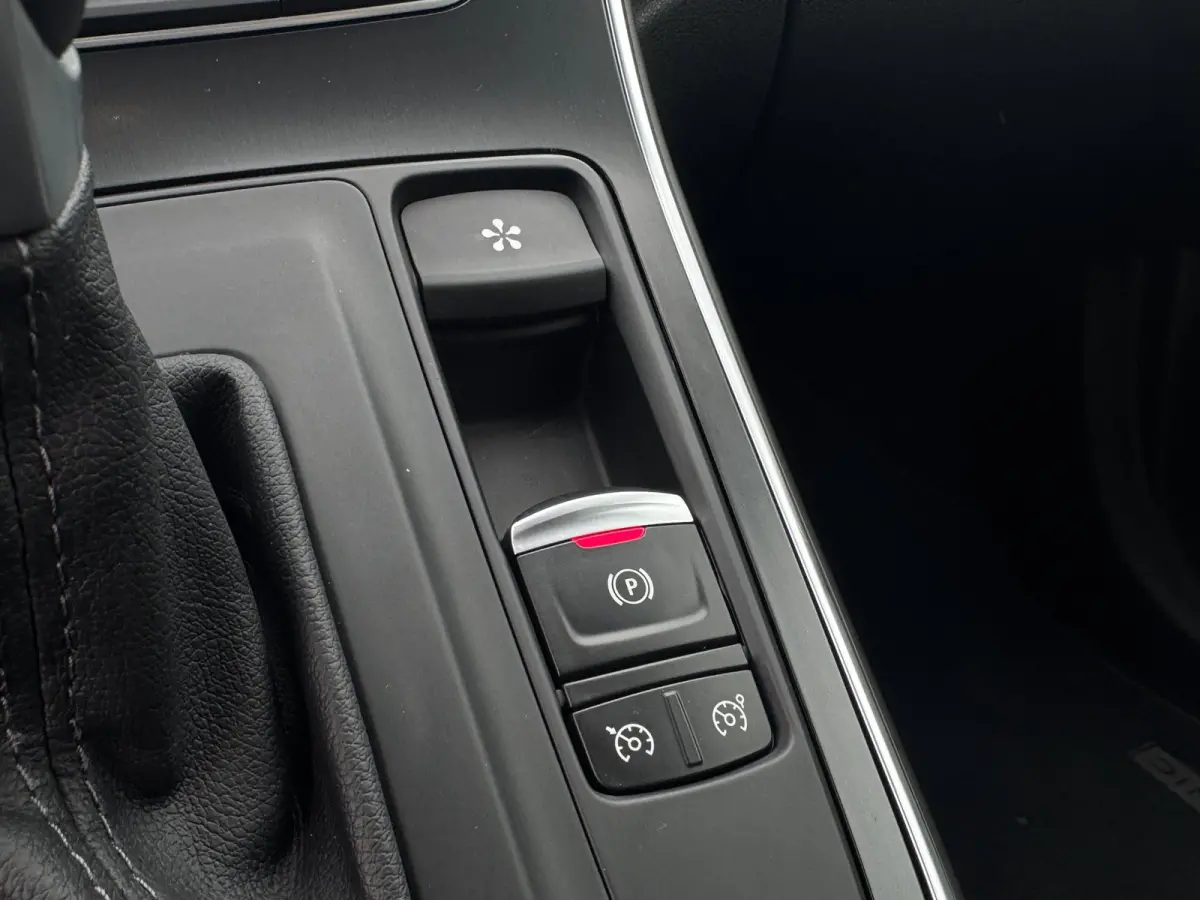 1.3 TCe Bose Trekhaak / Navigatie / 20 Inch LMV / Led / Pdc V+A