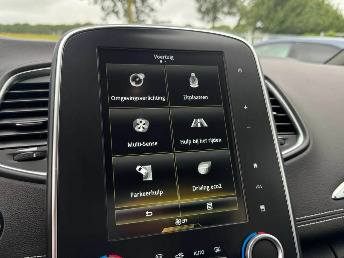 1.3 TCe Bose Trekhaak / Navigatie / 20 Inch LMV / Led / Pdc V+A