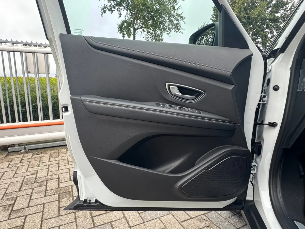 1.3 TCe Bose Trekhaak / Navigatie / 20 Inch LMV / Led / Pdc V+A