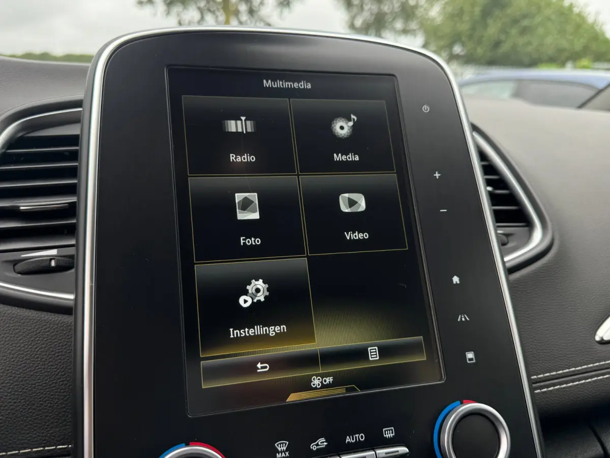 1.3 TCe Bose Trekhaak / Navigatie / 20 Inch LMV / Led / Pdc V+A