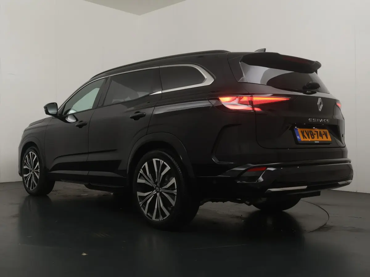 iconic full hybrid E-Tech 200 - 7 zitplaatsen | pack light & sound | pack vision |