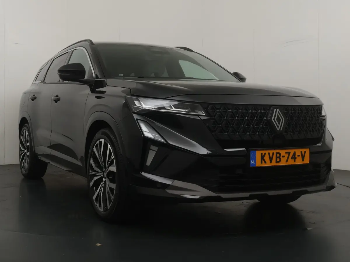 iconic full hybrid E-Tech 200 - 7 zitplaatsen | pack light & sound | pack vision |