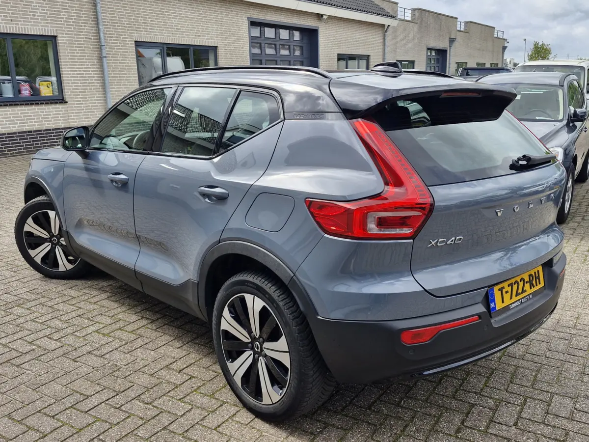 70 kWh | Electrische trekhaak | SOH 94% | Lederen interieur | Lichtmetalen velgen 5-spaaks 19" | Draadloze telefoonlader | Verkeersbord detectie | Vermoeidheidsherkenning | Volledig digitaal