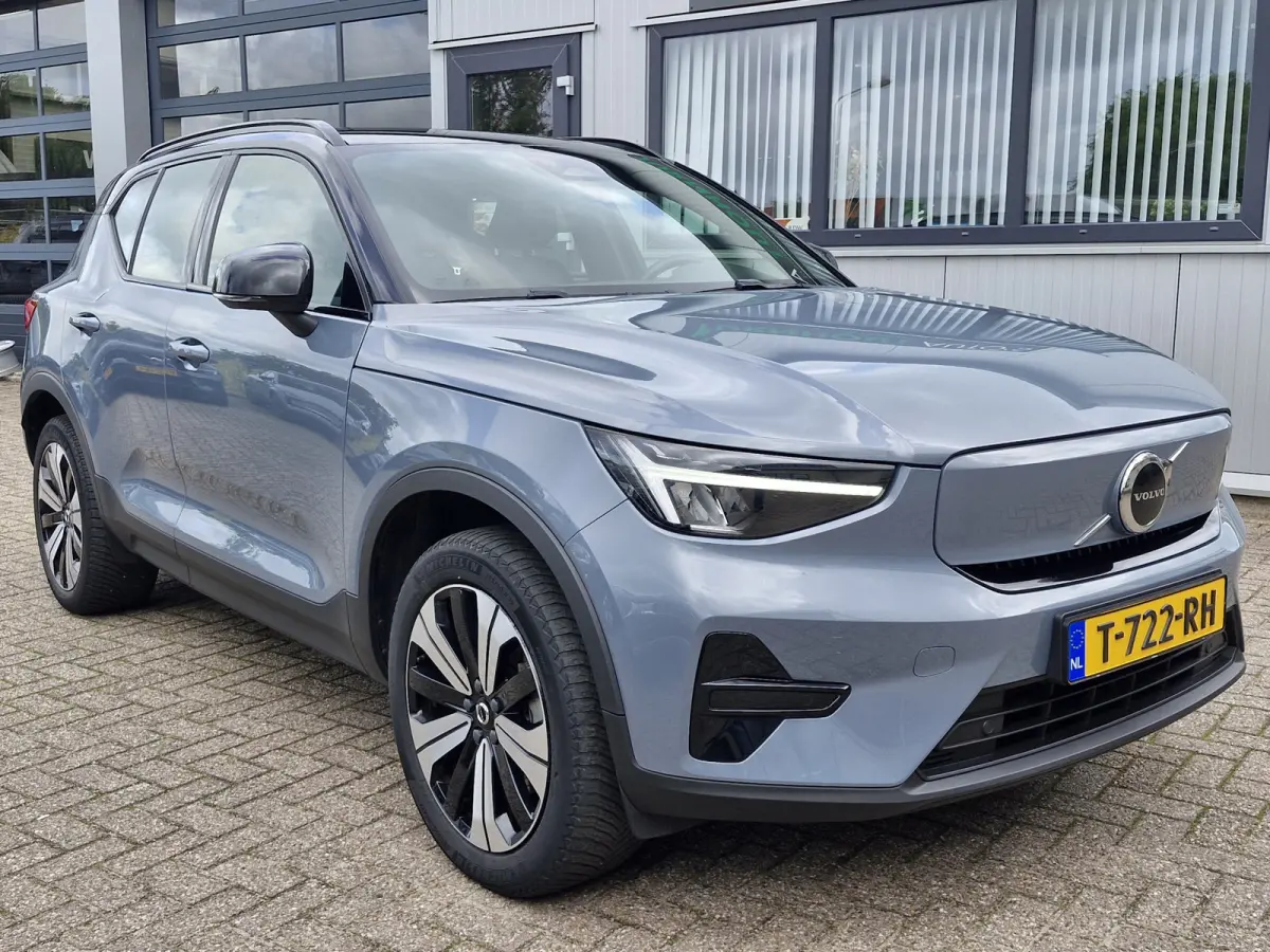 70 kWh | Electrische trekhaak | SOH 94% | Lederen interieur | Lichtmetalen velgen 5-spaaks 19" | Draadloze telefoonlader | Verkeersbord detectie | Vermoeidheidsherkenning | Volledig digitaal