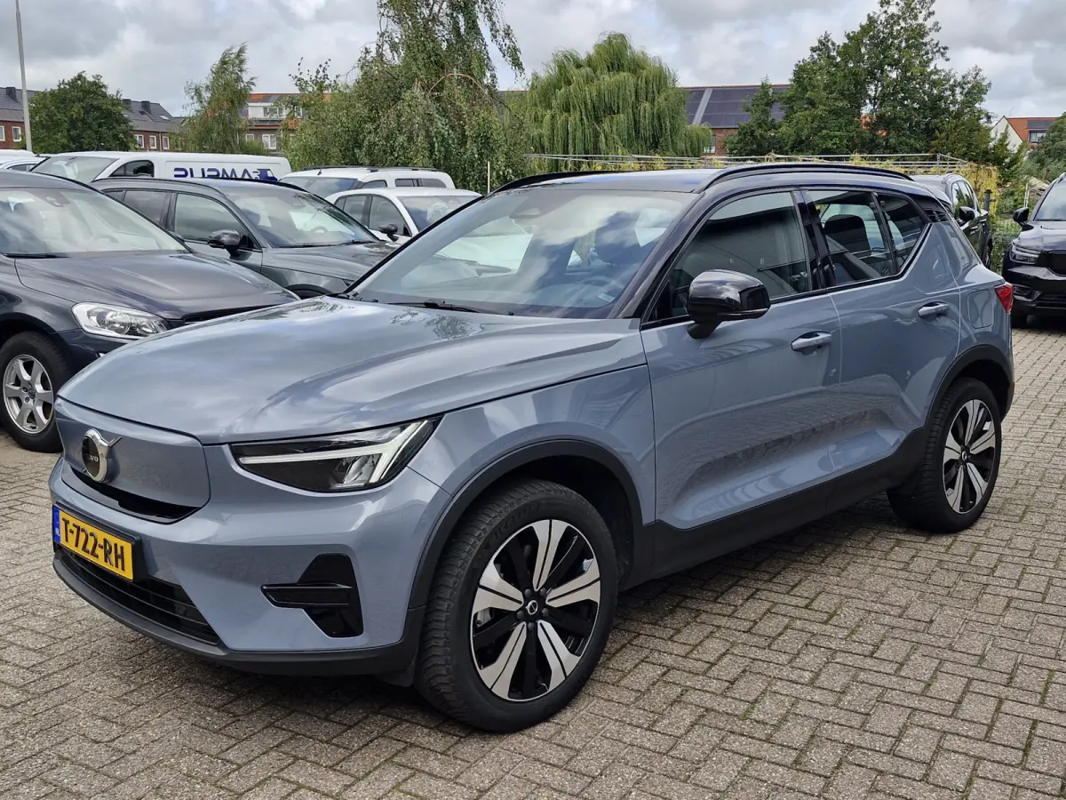 70 kWh | Electrische trekhaak | SOH 94% | Lederen interieur | Lichtmetalen velgen 5-spaaks 19" | Draadloze telefoonlader | Verkeersbord detectie | Vermoeidheidsherkenning | Volledig digitaal