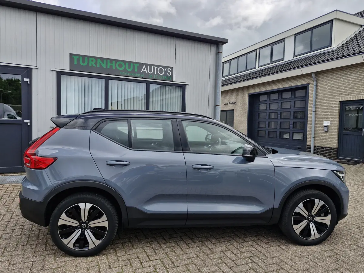 70 kWh | Electrische trekhaak | SOH 94% | Lederen interieur | Lichtmetalen velgen 5-spaaks 19" | Draadloze telefoonlader | Verkeersbord detectie | Vermoeidheidsherkenning | Volledig digitaal