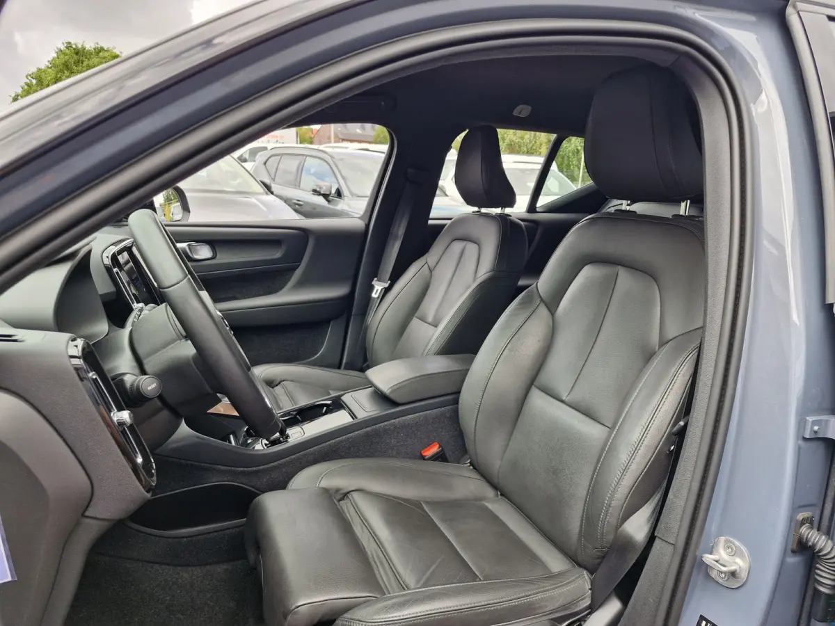 70 kWh | Electrische trekhaak | SOH 94% | Lederen interieur | Lichtmetalen velgen 5-spaaks 19" | Draadloze telefoonlader | Verkeersbord detectie | Vermoeidheidsherkenning | Volledig digitaal