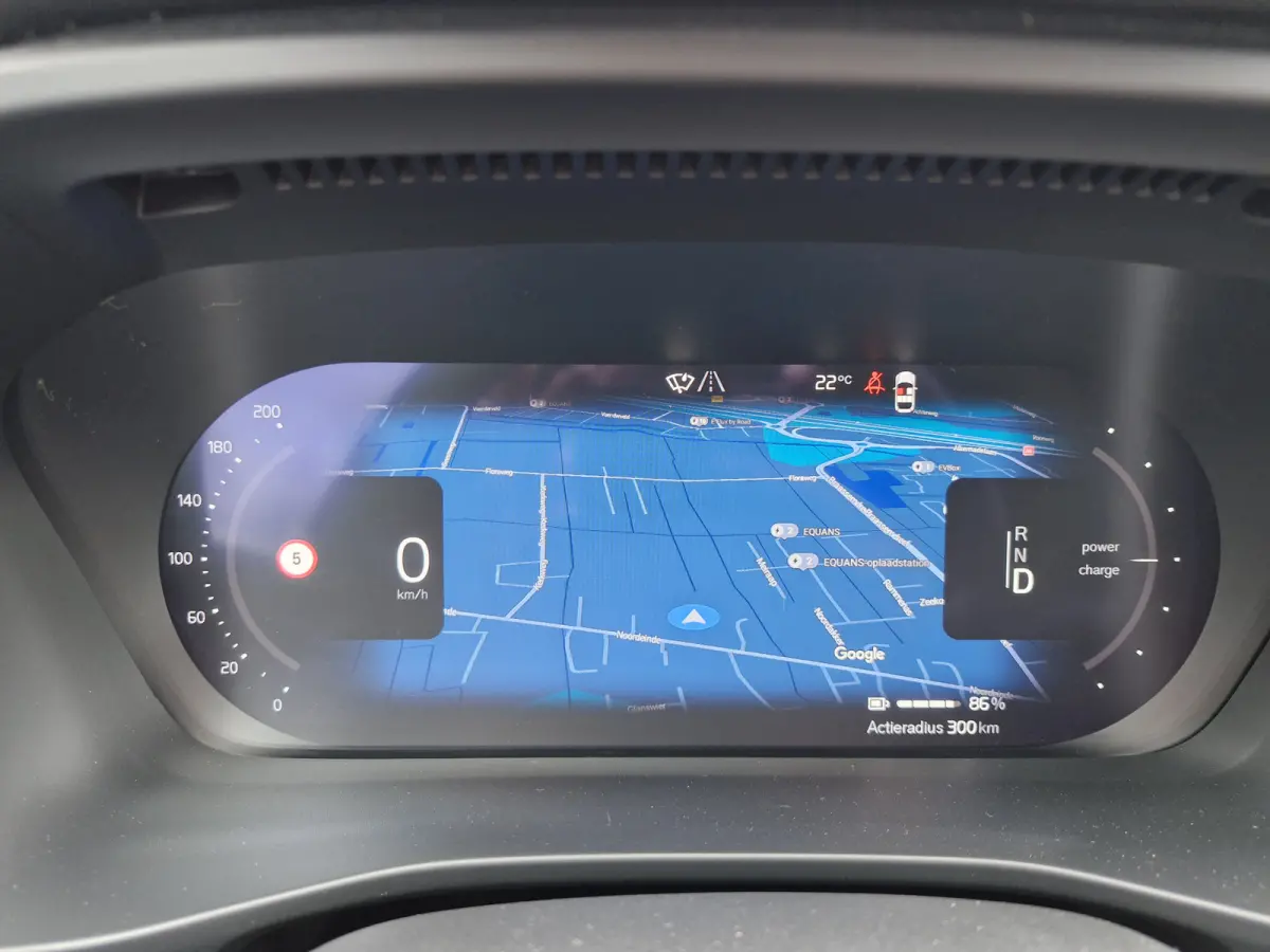 70 kWh | Electrische trekhaak | SOH 94% | Lederen interieur | Lichtmetalen velgen 5-spaaks 19" | Draadloze telefoonlader | Verkeersbord detectie | Vermoeidheidsherkenning | Volledig digitaal