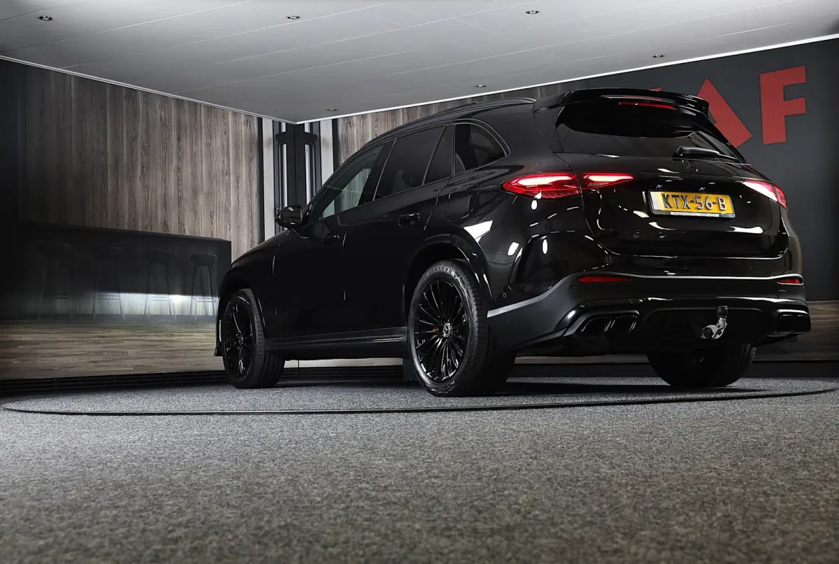 400e 4MATIC AMG 63 Look / Massage / Burmester / Head Up / Luchtvering / 360 Camera / Leder / Open Pano